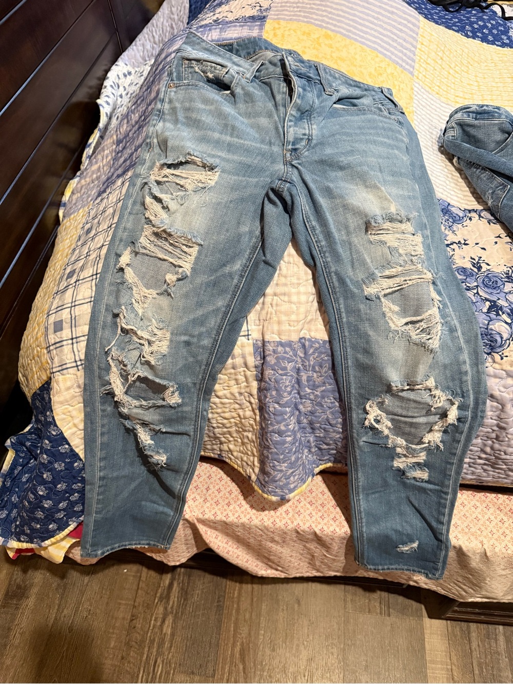 American Eagle Outfitters Light Blue Ripped Skinny Jeans